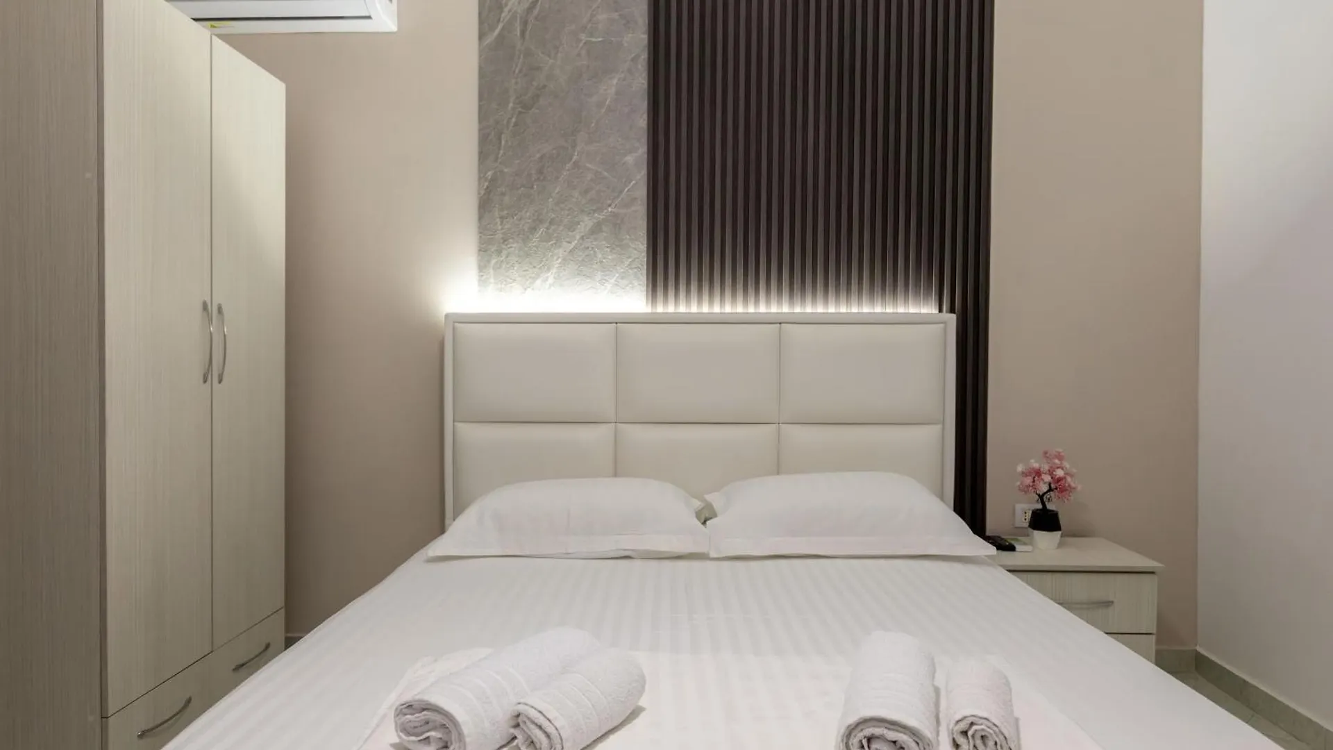 Flower Garden Villa Ksamil Apartment