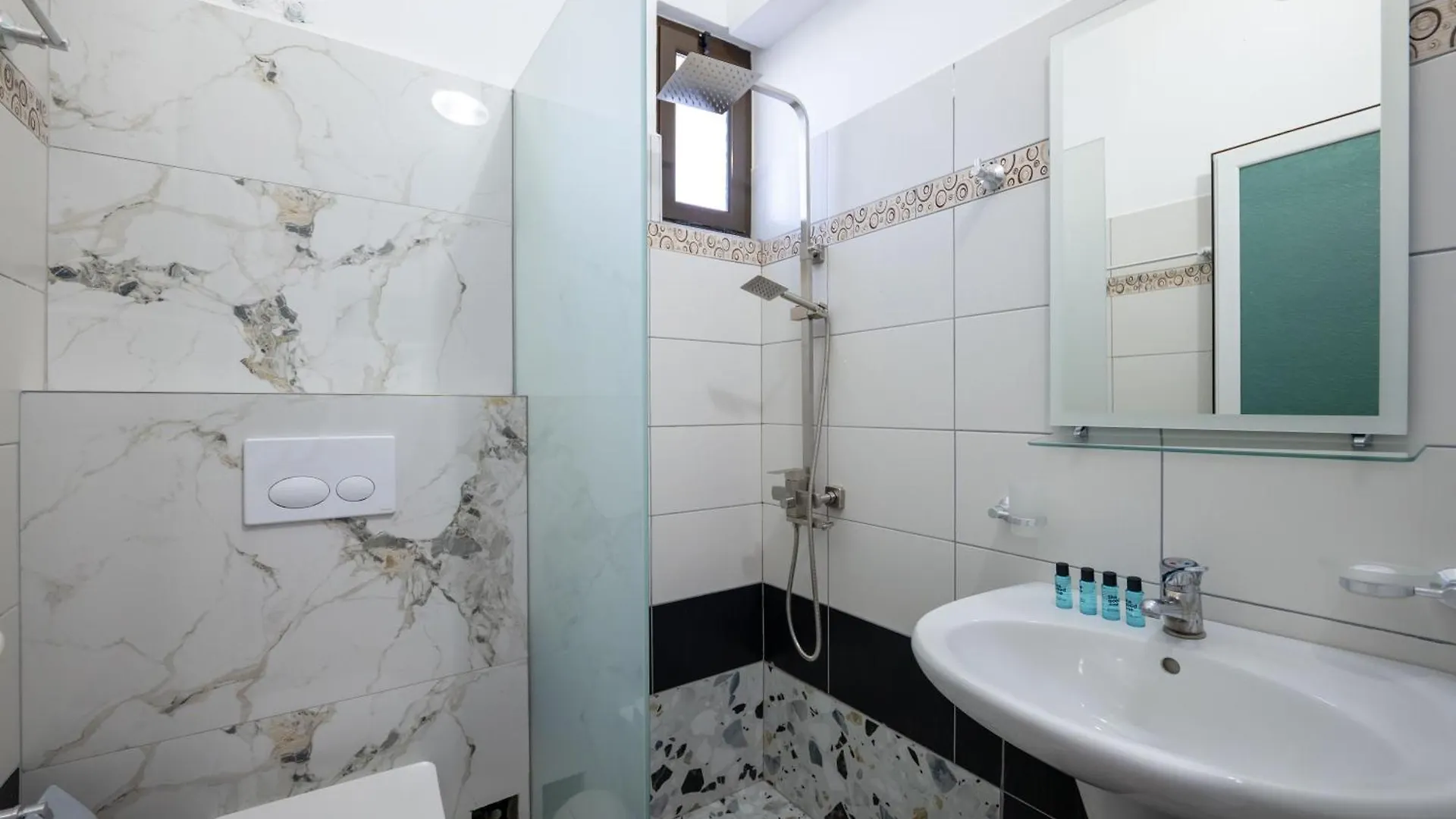 Apartment Flower Garden Villa Ksamil
