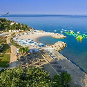 https://apartments-leon-porec.in-istria.net
