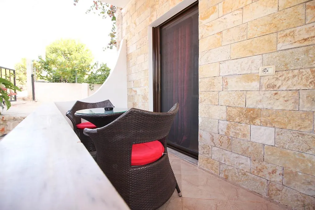 Flower Garden Villa Ksamil Apartment