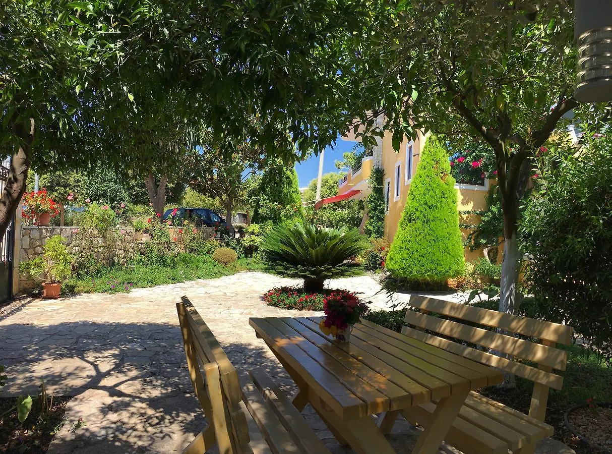 Apartment Flower Garden Villa Ksamil